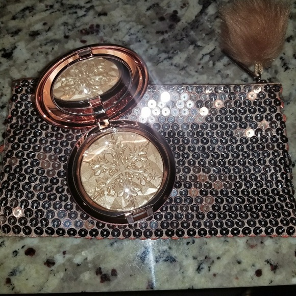 mac christmas highlighter